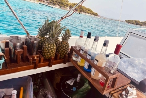 Från Split/Trogir: Blå lagunen & 2 öar halvdag Privat