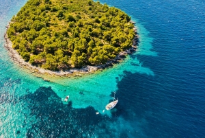 Från Split/Trogir: Blå lagunen & 2 öar halvdag Privat