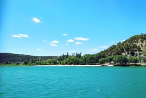 De Split e Trogir: Excursão de um dia às cachoeiras de Krka com passeio de barco
