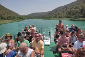 Da Spalato e Trogir: Tour di un giorno alle cascate di Krka con giro in barca