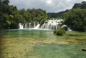 Ze Splitu i Trogiru: Wodospady Krka - całodniowa wycieczka z rejsem łodzią