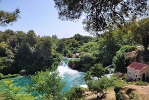 Vanuit Split & Trogir: Krka watervallen dagtocht met boottocht