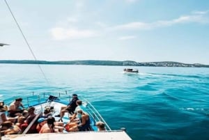 From Trogir: Blue Lagoon Cruise with Lunch and Drinks