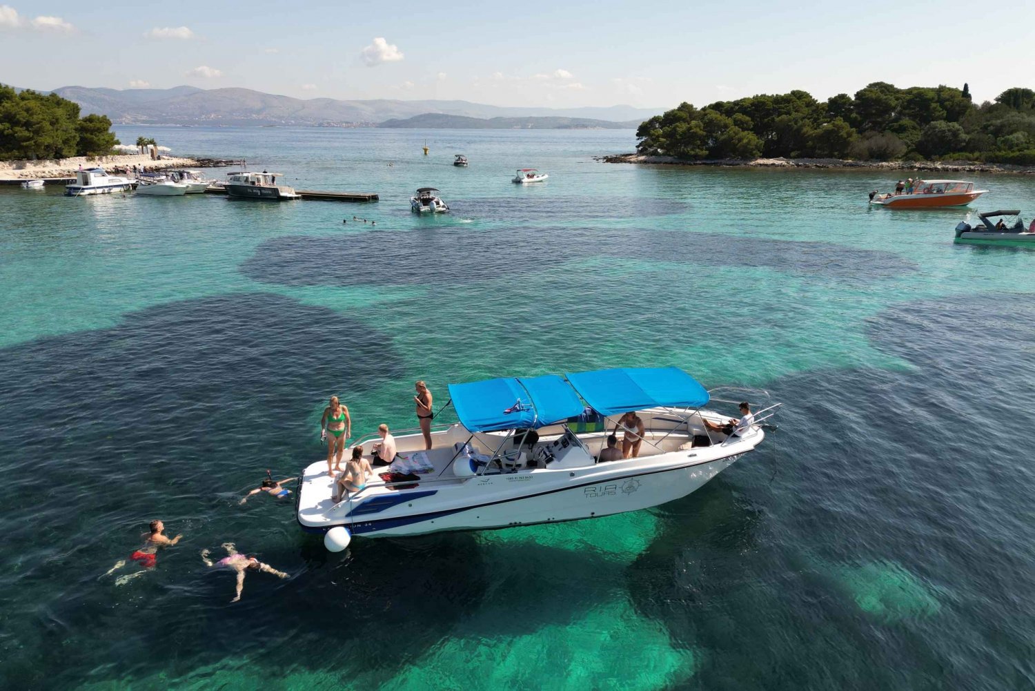 De Trogir: Excursão de meio dia a 3 ilhas com a Lagoa Azul