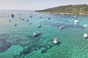 Fra Trogir: Halvdagstur til 3 øer med Blå Lagune