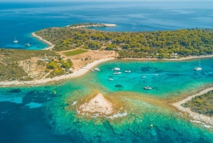 Fra Trogir og Split: Blå grotte og 5 øyer - heldagstur