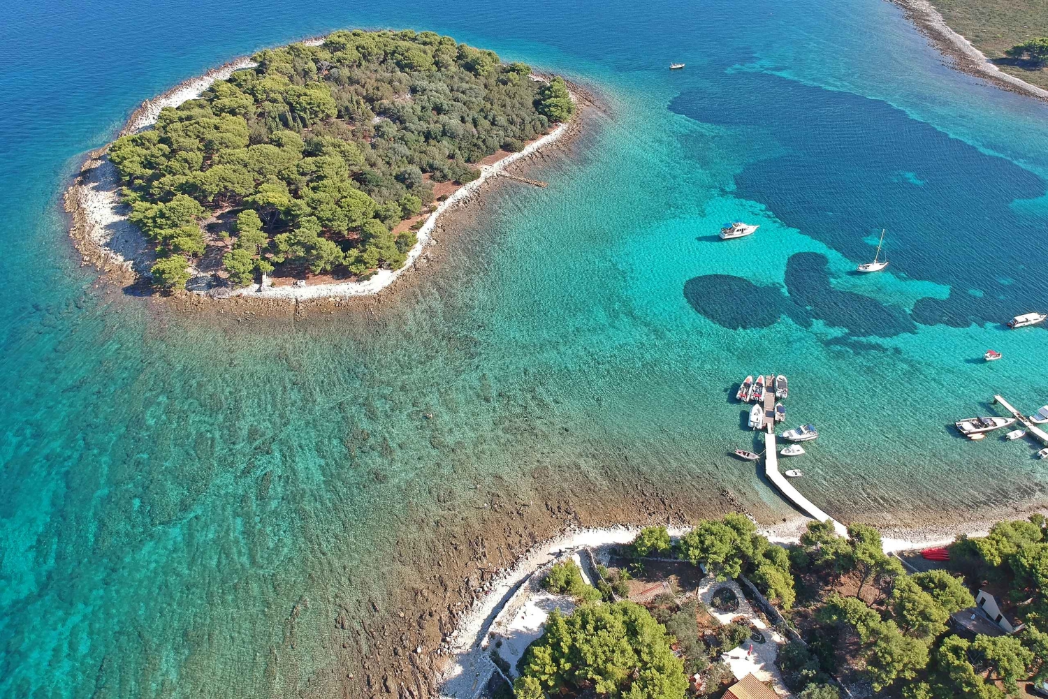 Vanuit Trogir: Drie Eilanden Halve Dag Speedboottour