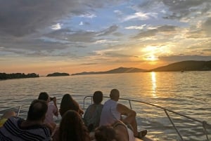 Из Трогира: тур на полдня по трем островам на скоростном катере