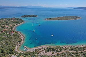 Vanuit Trogir: Drie Eilanden Halve Dag Speedboottour