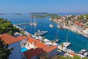 Vanuit Trogir: Drie Eilanden Halve Dag Speedboottour