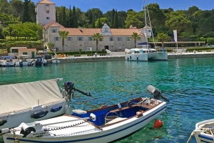 Vanuit Trogir: Drie Eilanden Halve Dag Speedboottour