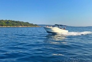 Vanuit Trogir: Drie Eilanden Halve Dag Speedboottour