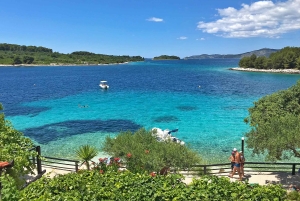 Vanuit Trogir: Drie Eilanden Halve Dag Speedboottour