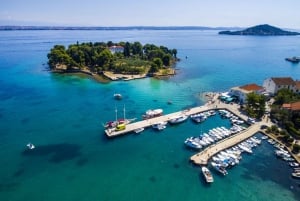 Da Zara: tour in barca alle isole con bevande