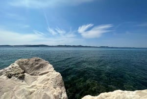 De Zadar: Excursão pelas ilhas em lancha rápida com bebidas