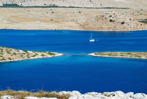 ザダル：コルナティとテラシュチツァクルーズ（ランチとチケット付き）