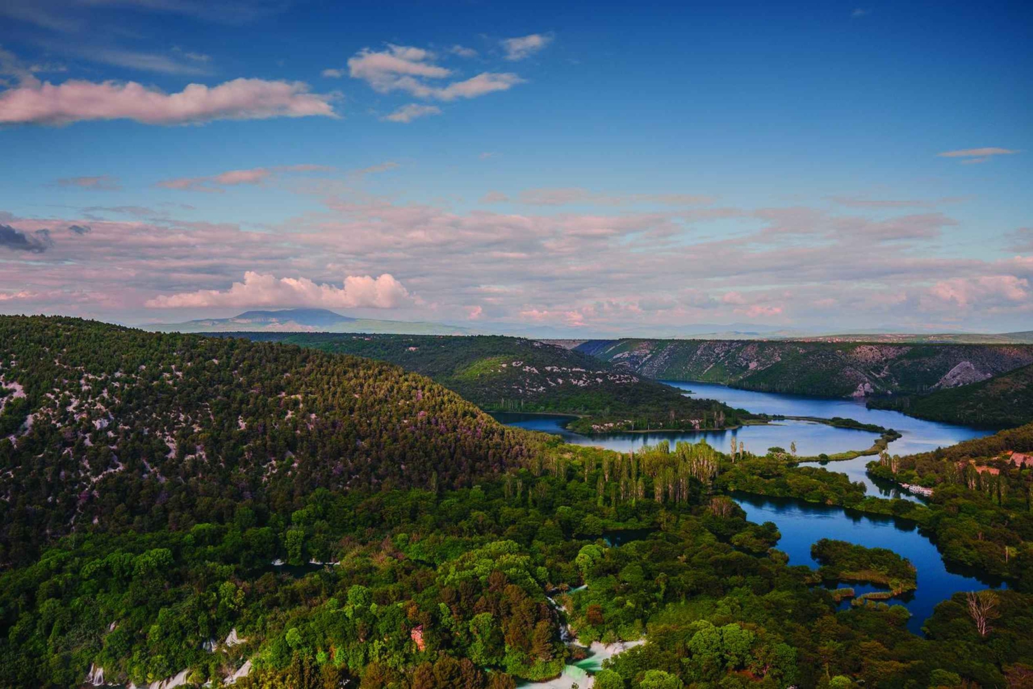 Från Zadar: Dagstur till Krka nationalpark med åktur med båt och guide