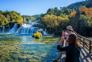 Från Zadar: Dagstur till Krka nationalpark med åktur med båt och guide