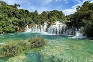 Från Zadar: Dagstur till Krka nationalpark med åktur med båt och guide