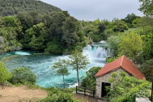 Da Zara: Tour di un giorno alle cascate di Krka