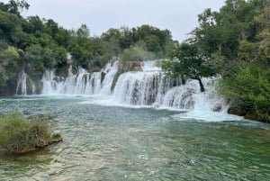 Från Zadar: Dagstur till Krka-vattenfallen