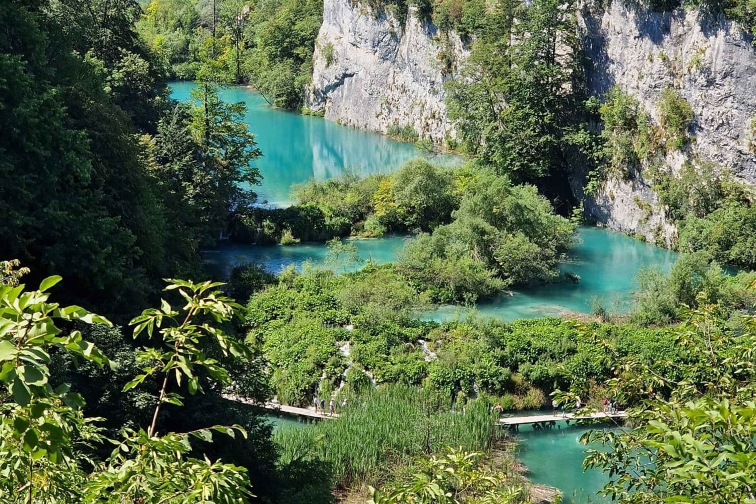Från Zadar: Guidad tur till Plitvicesjöarna med båt och tåg