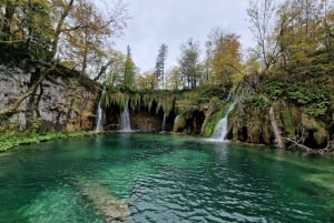 Fra Zadar: Tur til Plitvice-søerne med entrébillet og båd