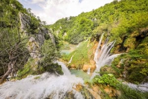Zadar: Plitvice Lakes Full-Day Guided Tour with a Boat Ride
