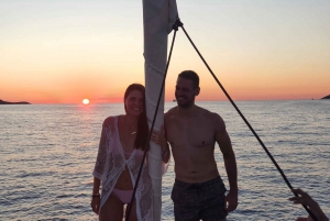 From Zadar: Romantic Sunset Sailboat Tour