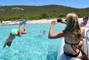 De Zadar: Praia de Sakarun e passeio de mergulho com navio afundado