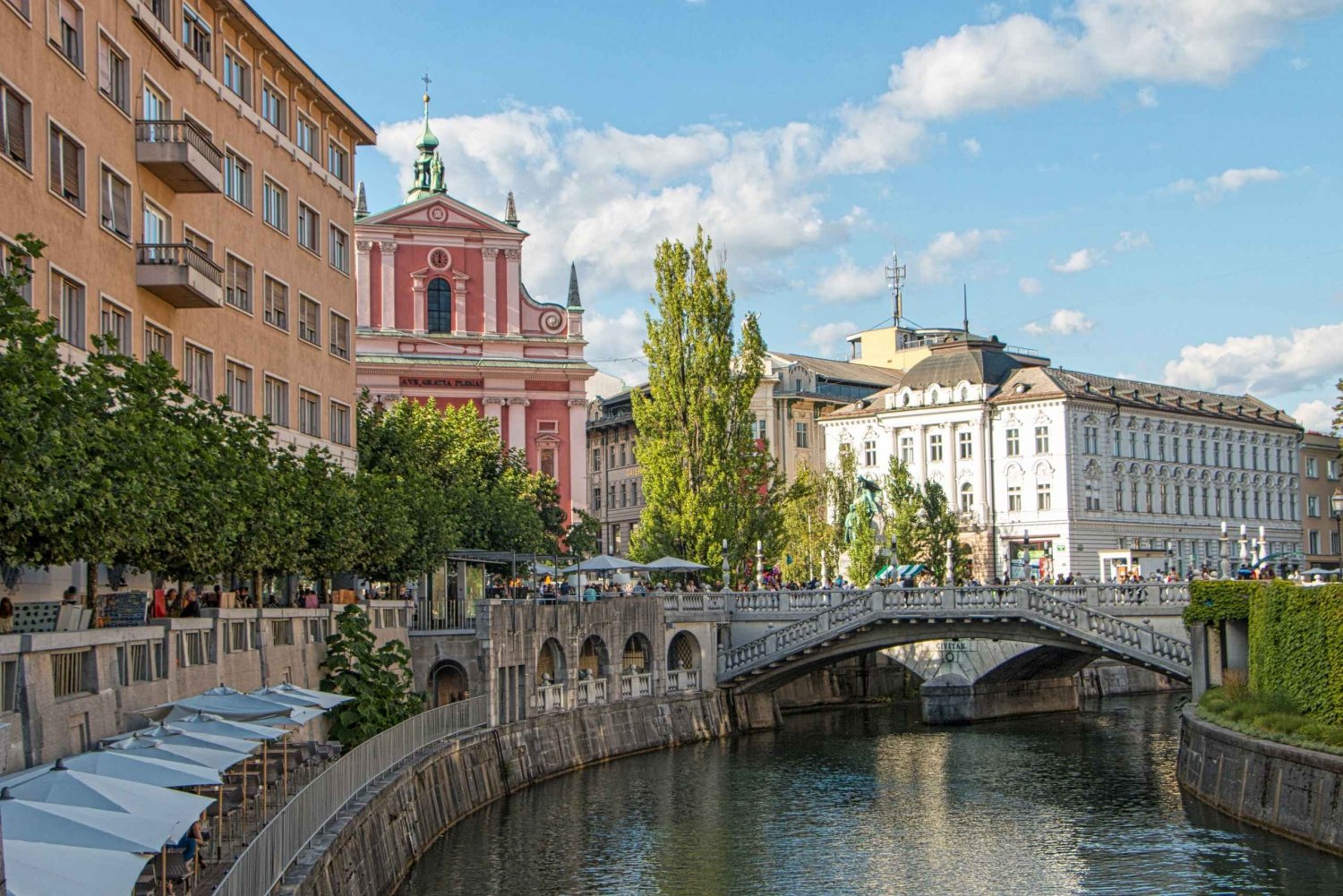 De Zagreb: Viagem de 1 dia a Liubliana e Lago Bled em uma minivan