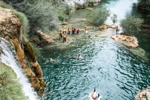 Von Zagreb aus: Mrežnica Kajakfahren & Rastoke Dorf - Tagestour