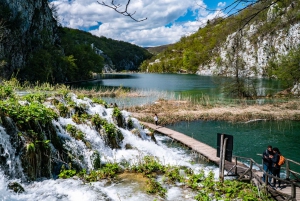 Från Zagreb: Heldagstur till nationalparken Plitvicesjöarna