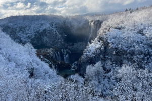 Fra Zagreb: Plitvice-søerne med billet & Rastoke-dagstur