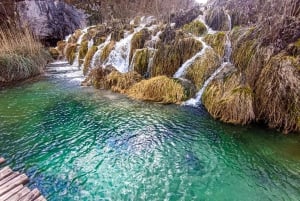 Z Zagrzebia: Plitvice Lakes&Rastoke Day Trip wTickets(8pax)