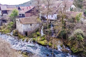 Da Zagabria: Escursione di un giorno ai Laghi di Plitvice e alle Rastoke con biglietti (8 pax)