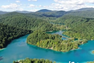 Desde Zagreb: Excursión de un día guiada a Plitvice y Rastoke con ticket de entrada