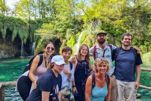 Desde Zagreb: Excursión de un día guiada a Plitvice y Rastoke con ticket de entrada