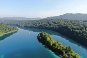 Desde Zagreb: Excursión de un día guiada a Plitvice y Rastoke con ticket de entrada