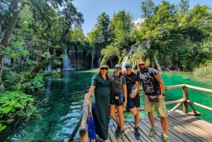 Desde Zagreb: Excursión de un día guiada a Plitvice y Rastoke con ticket de entrada