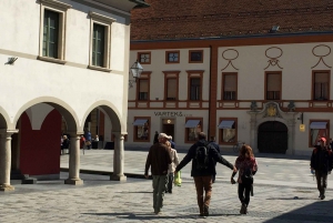 Fra Zagreb: Barokkbyen Varazdin og slottet Trakoscan