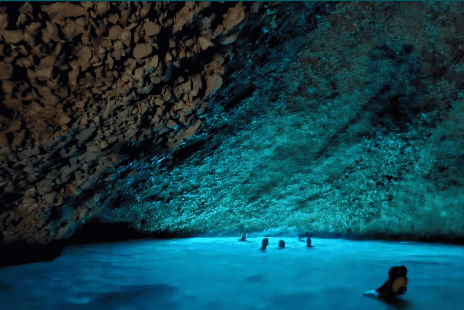 Viagem de 1 dia inteiro de barco a Medulin, Gruta Azul, Cres + procura de golfinhos