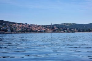 Ganztägige Bootstour Medulin, blaue Höhle, Cres + Delphinsuche