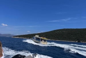 Excursão de meio dia de barco para a Lagoa Azul, naufrágio e Trogir