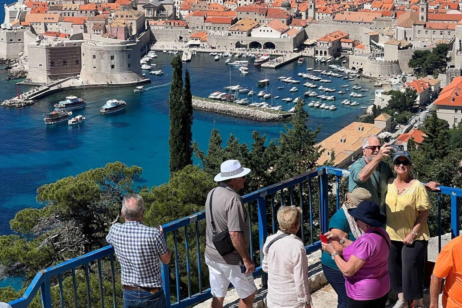 Hop-On Hop-Off Tour im gelben Cabrio: Entdecke Dubrovnik in 90 Minuten