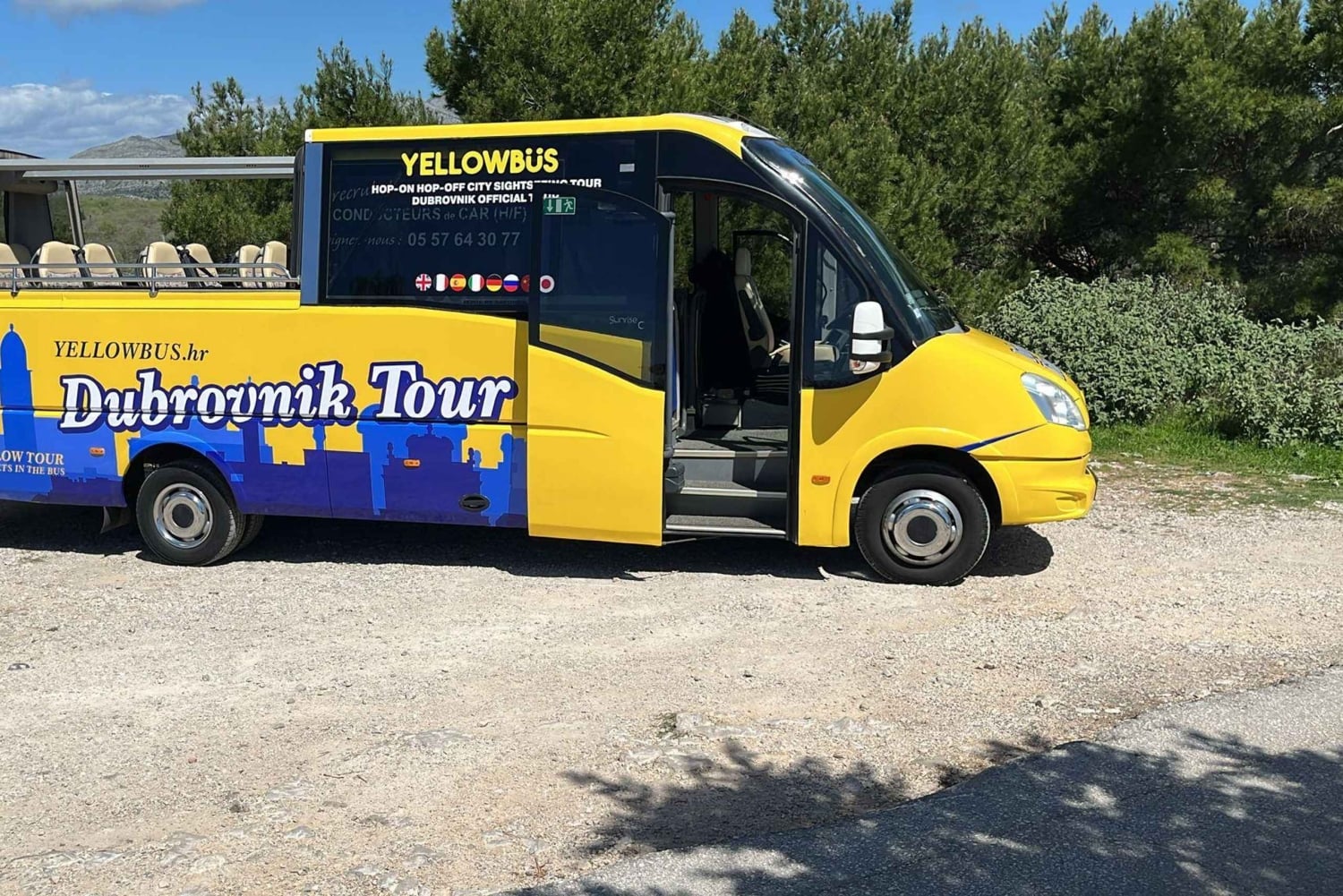 Hop-On Hop-Off Tour im gelben Cabrio: Entdecke Dubrovnik in 90 Minuten
