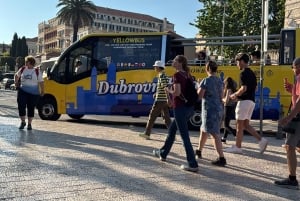 Hop-On Hop-Off Tour im gelben Cabrio: Entdecke Dubrovnik in 90 Minuten