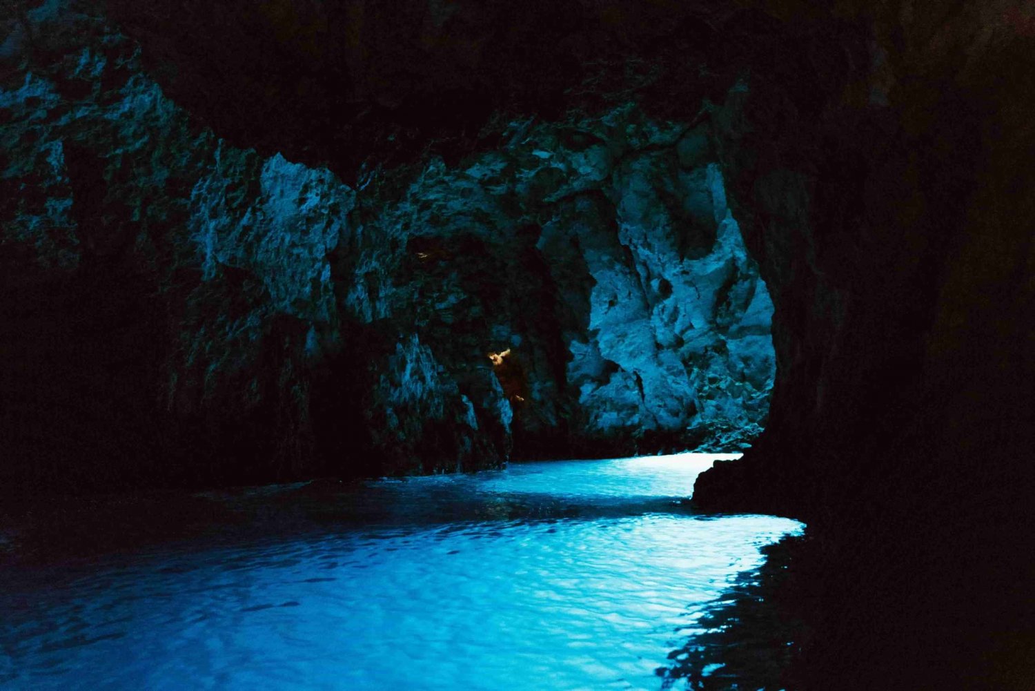 Hvar : Excursion en bateau dans les grottes bleues et vertes et plage de Stiniva