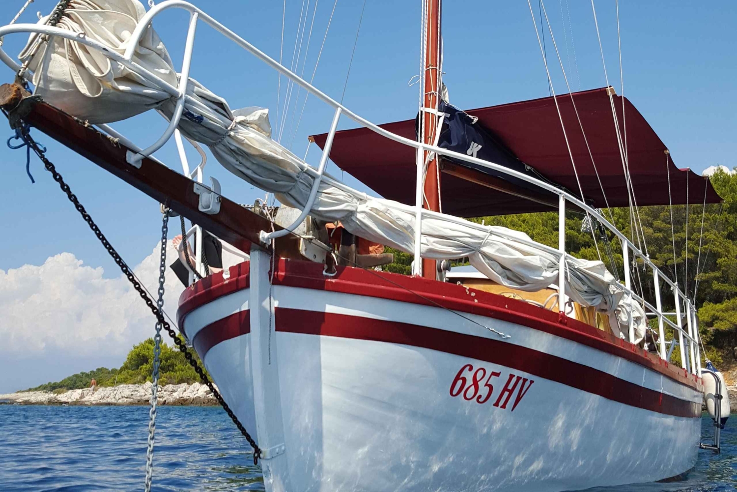 Hvar: Pakleni Inseln Segeltour mit Brunch
