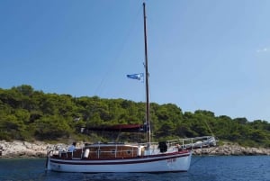 Hvar: Pakleni-saarten purjehdusretki brunssin kanssa